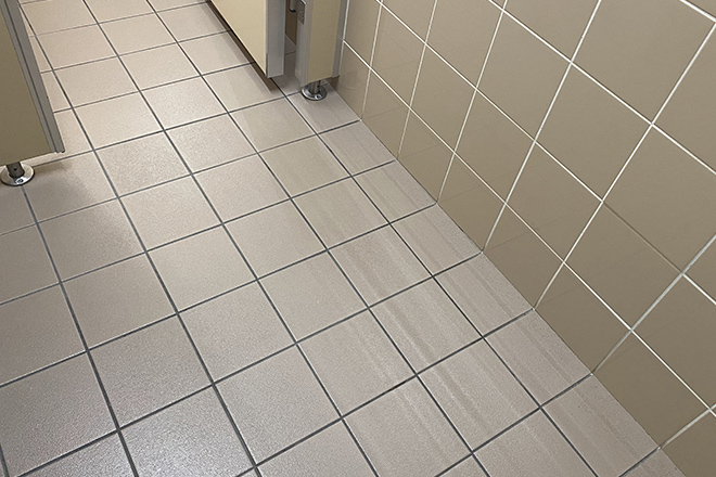 トイレ床の張替